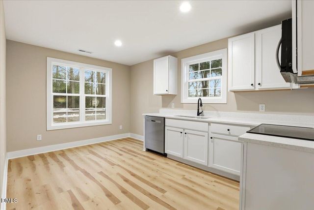 404 W James Street, La Grange, NC 28551