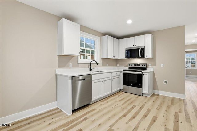 404 W James Street, La Grange, NC 28551