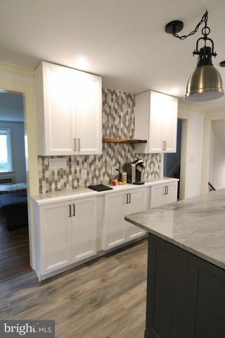 1133 COLONIAL RD, Lancaster, PA 17603