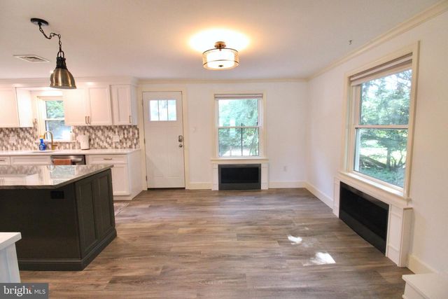 1133 COLONIAL RD, Lancaster, PA 17603