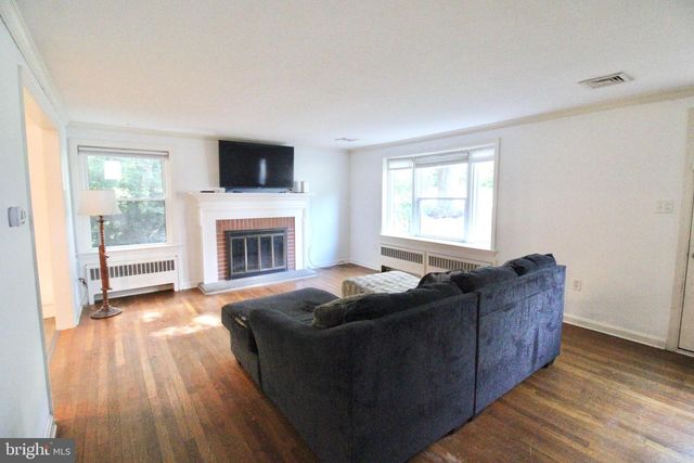 1133 COLONIAL RD, Lancaster, PA 17603
