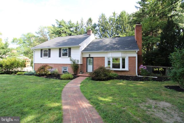 1133 COLONIAL RD, Lancaster, PA 17603