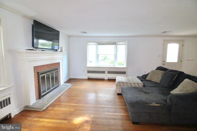1133 COLONIAL RD, Lancaster, PA 17603