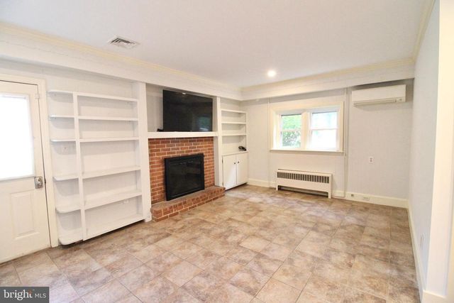 1133 COLONIAL RD, Lancaster, PA 17603