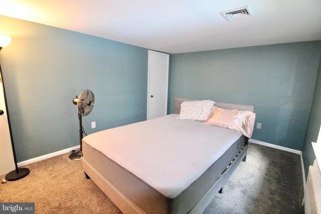 1133 COLONIAL RD, Lancaster, PA 17603