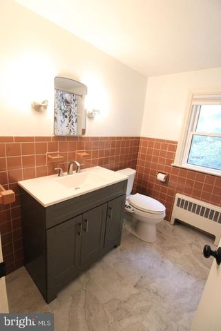 1133 COLONIAL RD, Lancaster, PA 17603