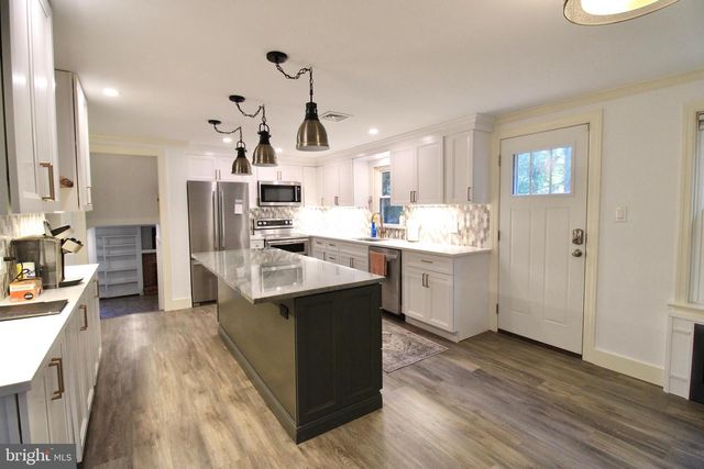 1133 COLONIAL RD, Lancaster, PA 17603