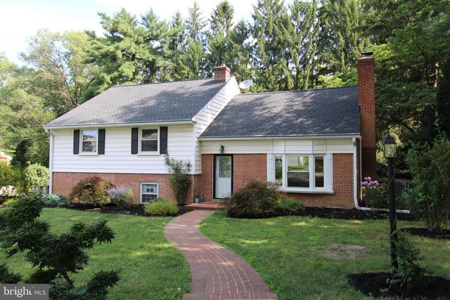 1133 COLONIAL RD, Lancaster, PA 17603