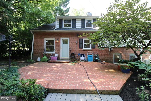 1133 COLONIAL RD, Lancaster, PA 17603