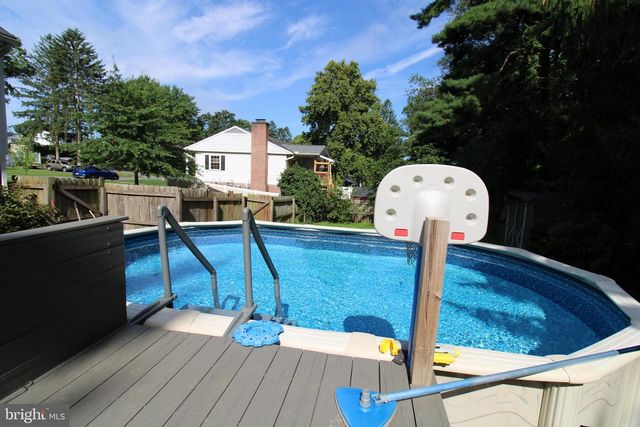 1133 COLONIAL RD, Lancaster, PA 17603