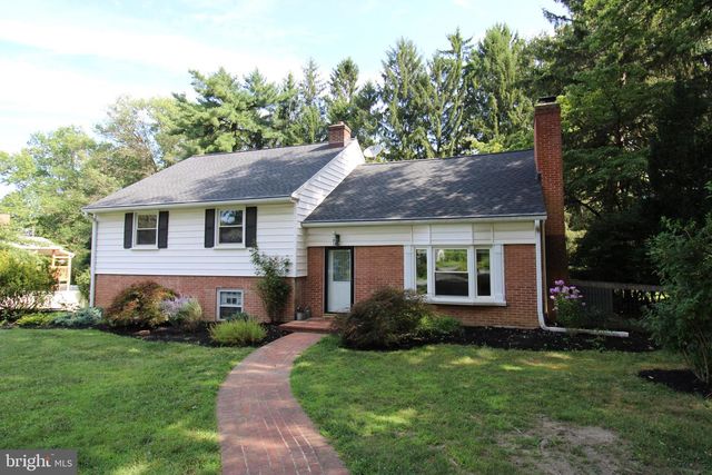 1133 COLONIAL RD, Lancaster, PA 17603
