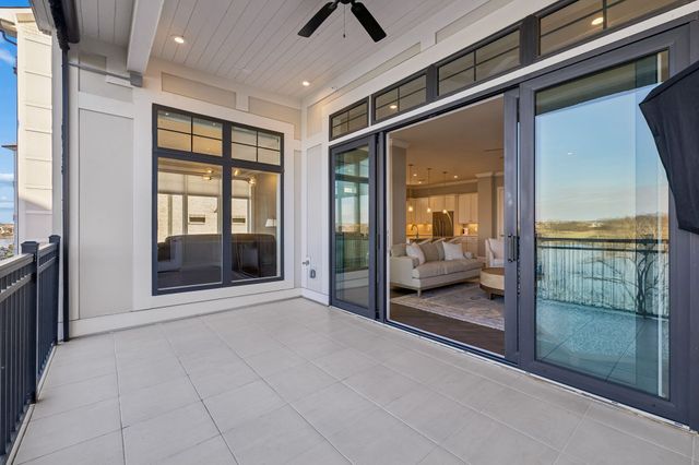 1024 Club View Dr Unit D202, Gallatin, TN 37066