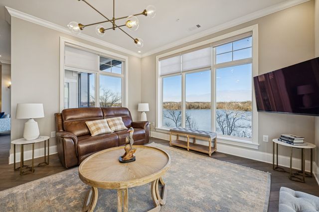 1024 Club View Dr Unit D202, Gallatin, TN 37066