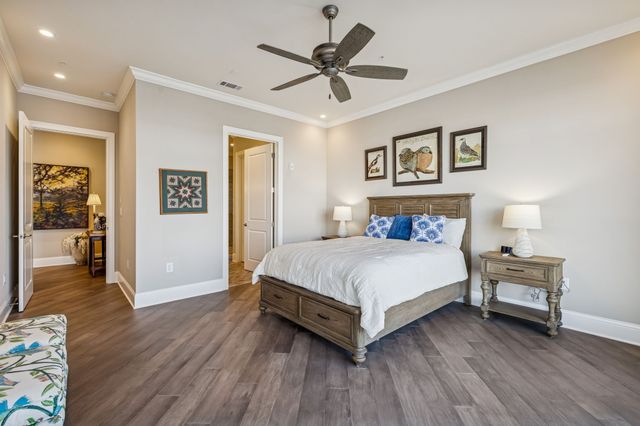 1024 Club View Dr Unit D202, Gallatin, TN 37066