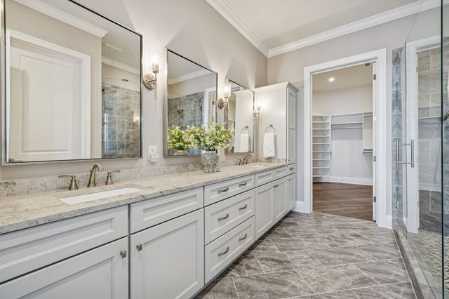 1024 Club View Dr Unit D202, Gallatin, TN 37066