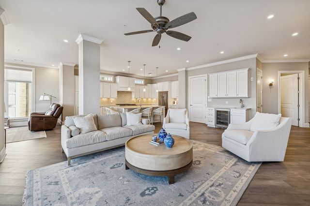 1024 Club View Dr Unit D202, Gallatin, TN 37066