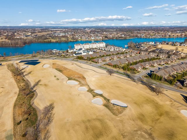 1024 Club View Dr Unit D202, Gallatin, TN 37066