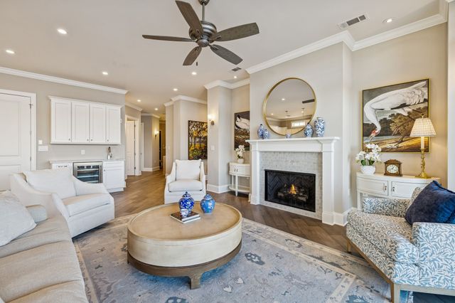 1024 Club View Dr Unit D202, Gallatin, TN 37066