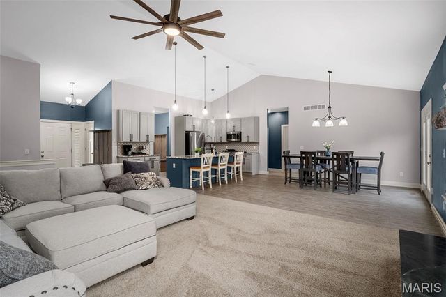 1657 Westlake ct. Court, Pacific, MO 63069