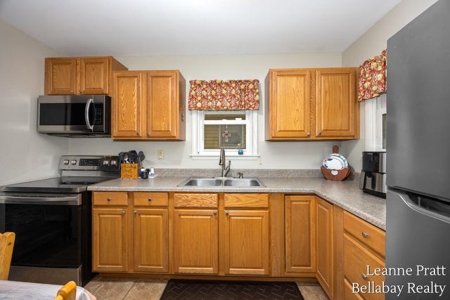 71 S Cedar Avenue, Battle Creek, MI 49037