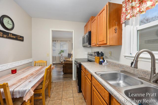 71 S Cedar Avenue, Battle Creek, MI 49037