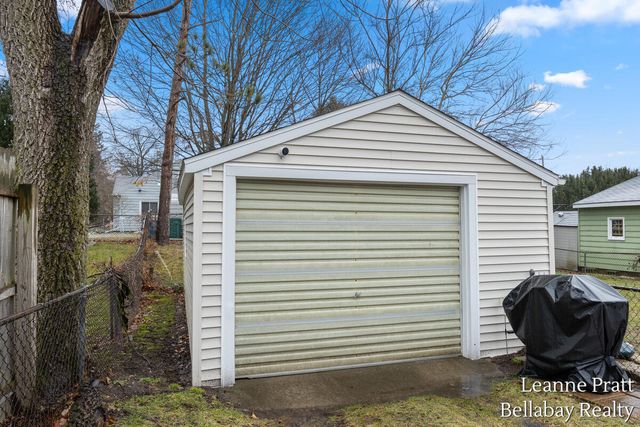 71 S Cedar Avenue, Battle Creek, MI 49037
