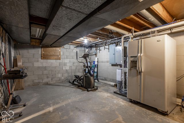 932 N Marwood Trail North Drive, Carmel, IN 46280