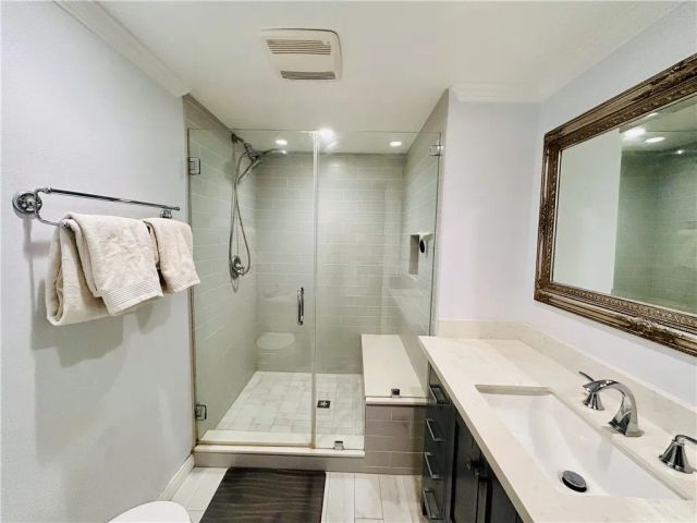 1140 N Lamer, Burbank, CA 91506