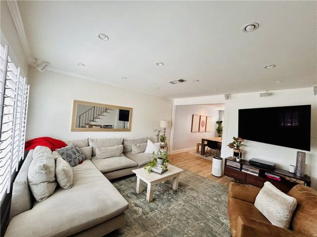 1140 N Lamer, Burbank, CA 91506