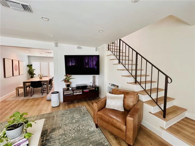1140 N Lamer, Burbank, CA 91506
