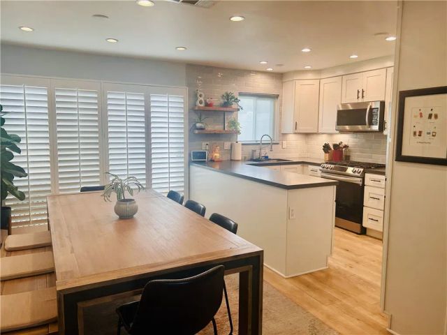 1140 N Lamer, Burbank, CA 91506
