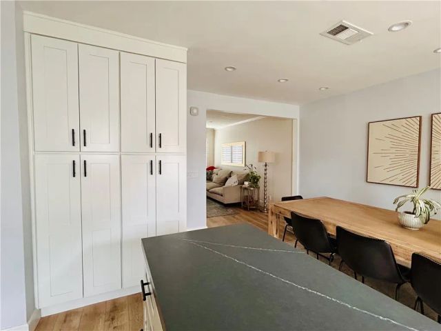 1140 N Lamer, Burbank, CA 91506