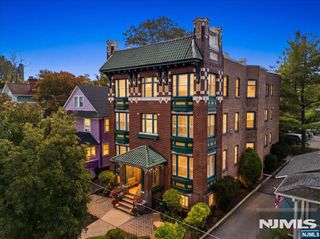 30 The Crescent C0007, Montclair, NJ 07042