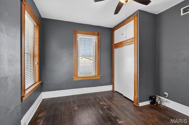 8215 Pennsylvania Avenue, St Louis, MO 63111