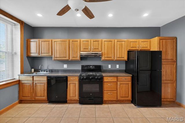 8215 Pennsylvania Avenue, St Louis, MO 63111