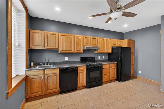 8215 Pennsylvania Avenue, St Louis, MO 63111