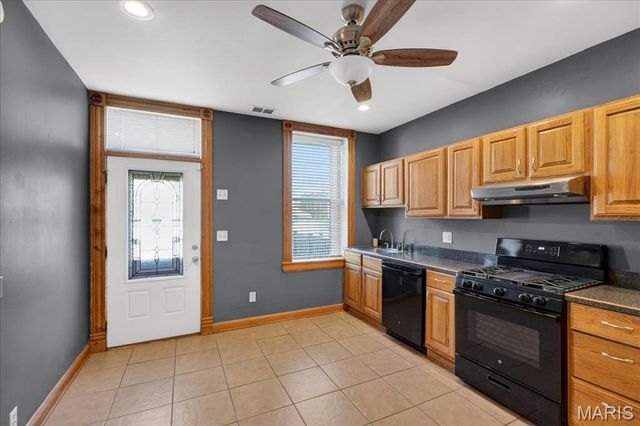 8215 Pennsylvania Avenue, St Louis, MO 63111