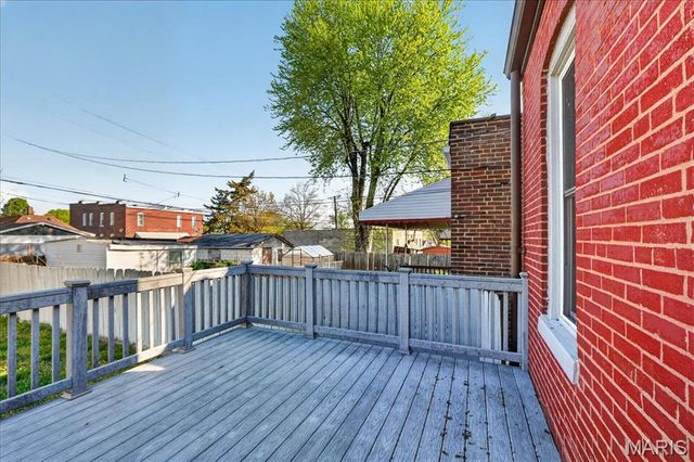 8215 Pennsylvania Avenue, St Louis, MO 63111