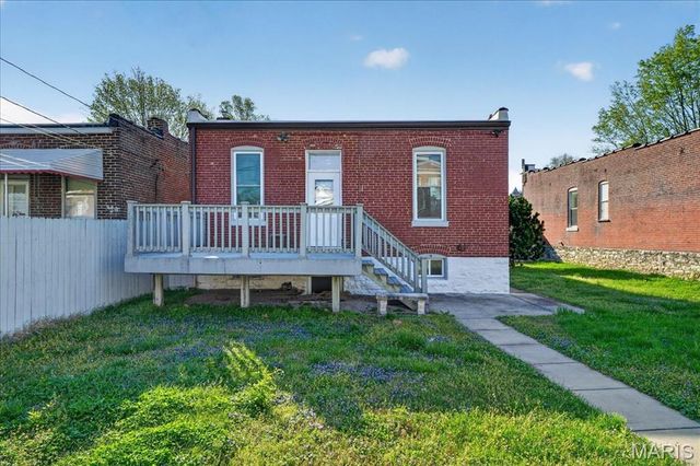 8215 Pennsylvania Avenue, St Louis, MO 63111