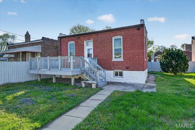 8215 Pennsylvania Avenue, St Louis, MO 63111