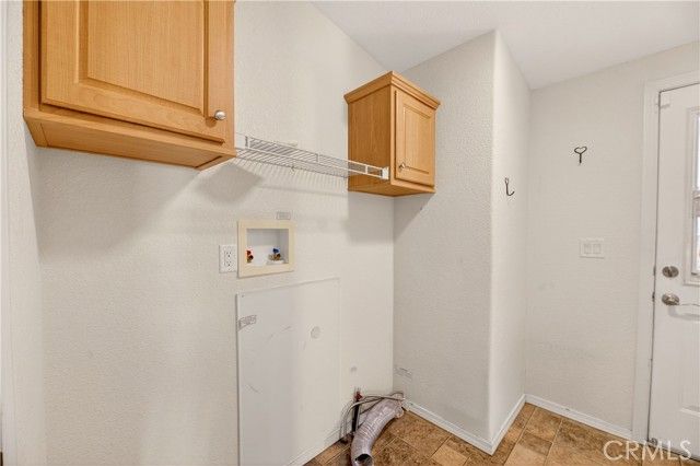 725 W Thornton 10, Hemet, CA 92543