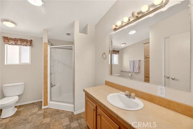 725 W Thornton 10, Hemet, CA 92543