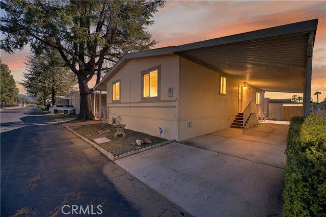 725 W Thornton 10, Hemet, CA 92543