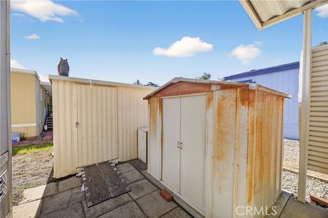 725 W Thornton 10, Hemet, CA 92543