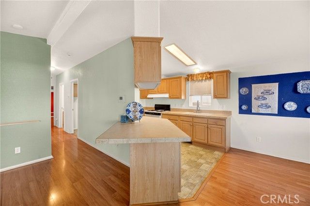 725 W Thornton 10, Hemet, CA 92543