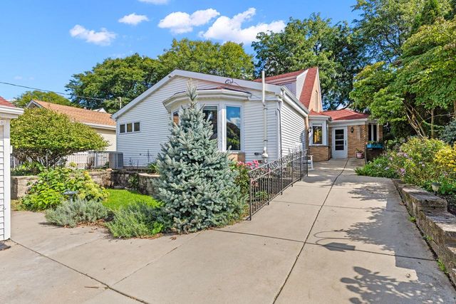 2141 S 105th STREET, West Allis, WI 53227
