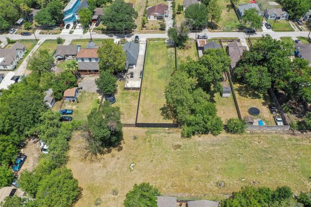 213 Sylvester Road, Houston, TX 77009