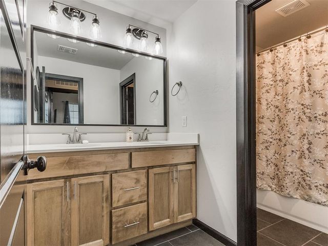13239 Sawtooth Oak Drive, Choctaw, OK 73020