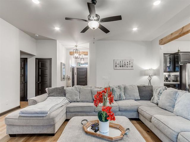 13239 Sawtooth Oak Drive, Choctaw, OK 73020