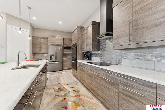 5702 S 234 Street, Elkhorn, NE 68022